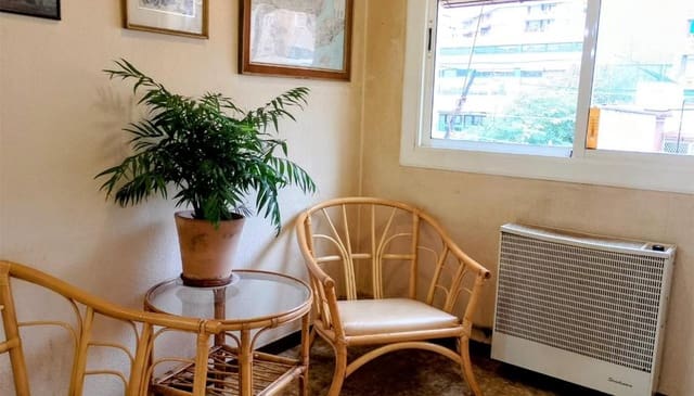 3 bedroom Flat for sale in El Camp d'en Grassot i Gràcia Nova, Barcelona city - € 335,000 (Ref: 9203878)