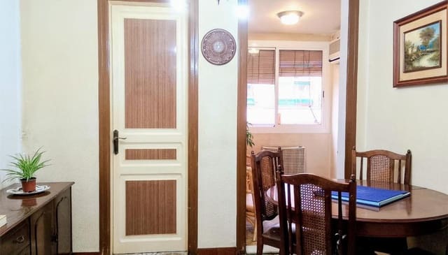 3 bedroom Flat for sale in El Camp d'en Grassot i Gràcia Nova, Barcelona city - € 335,000 (Ref: 9203878)