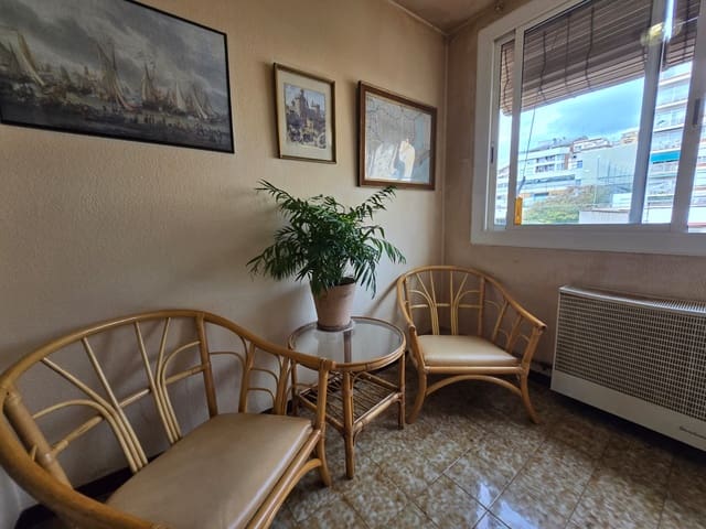 3 bedroom Flat for sale in El Camp d'en Grassot i Gràcia Nova, Barcelona city - € 335,000 (Ref: 9203878)