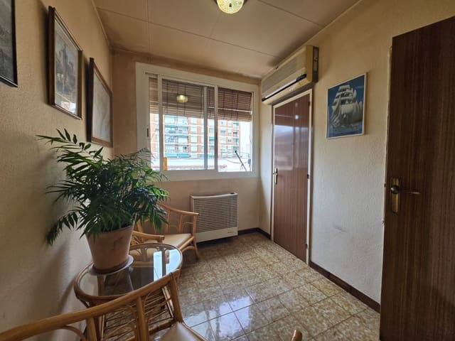 3 bedroom Flat for sale in El Camp d'en Grassot i Gràcia Nova, Barcelona city - € 335,000 (Ref: 9203878)