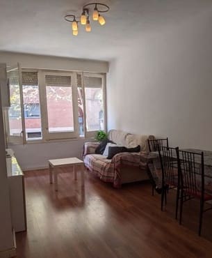 4 bedroom Flat for rent in El Camp d'en Grassot i Gràcia Nova, Barcelona city - € 1,750 (Ref: 9203885)