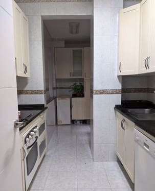 4 bedroom Flat for rent in El Camp d'en Grassot i Gràcia Nova, Barcelona city - € 1,750 (Ref: 9203885)