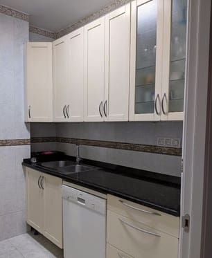 4 bedroom Flat for rent in El Camp d'en Grassot i Gràcia Nova, Barcelona city - € 1,750 (Ref: 9203885)