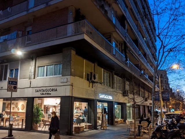 4 bedroom Flat for rent in El Camp d'en Grassot i Gràcia Nova, Barcelona city - € 1,750 (Ref: 9203885)