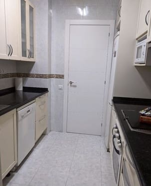 4 bedroom Flat for rent in El Camp d'en Grassot i Gràcia Nova, Barcelona city - € 1,750 (Ref: 9203885)