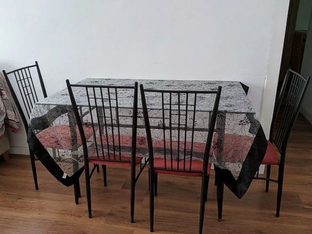 4 bedroom Flat for rent in El Camp d'en Grassot i Gràcia Nova, Barcelona city - € 1,750 (Ref: 9203885)