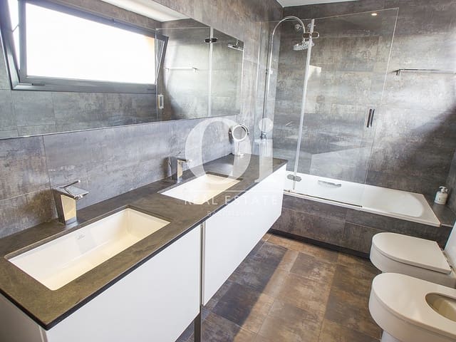 4 bedroom Townhouse for sale in Teià - € 570,000 (Ref: 9203890)