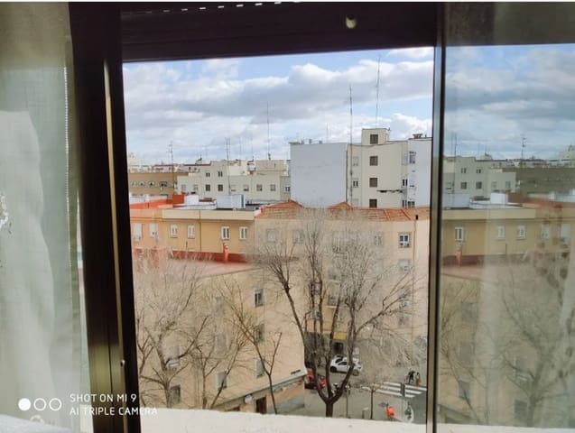 4 bedroom Flat for sale in Arganzuela, Madrid city - € 385,000 (Ref: 9203926)