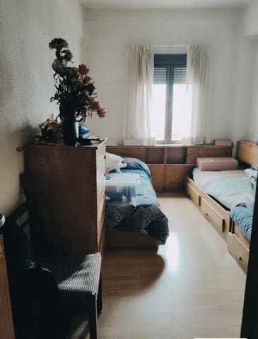 4 bedroom Flat for sale in Arganzuela, Madrid city - € 385,000 (Ref: 9203926)