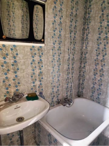 4 bedroom Flat for sale in Ciudad Lineal, Madrid city - € 260,000 (Ref: 9203927)