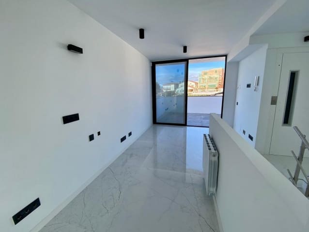 4 bedroom Townhouse for sale in Sant Just Desvern - € 1,100,000 (Ref: 9203930)