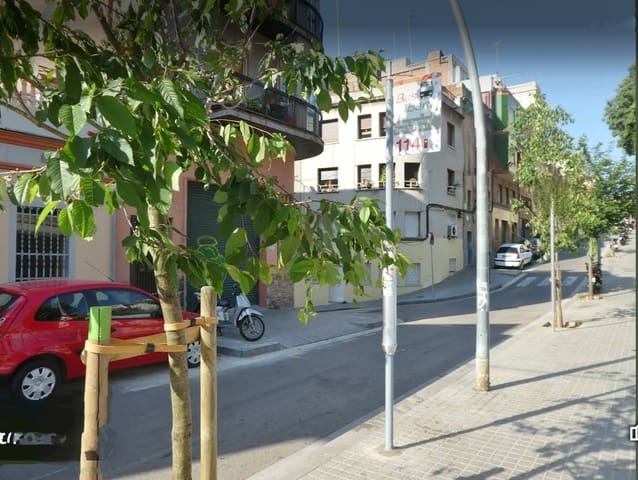 2 bedroom Flat for sale in Can Baró, Barcelona city - € 249,000 (Ref: 9203936)