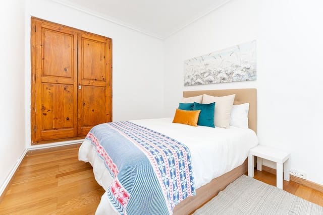 4 sovrum Takvåning att hyra i L'Antiga Esquerra de L'Eixample, Barcelona stad - 2 750 € (Ref: 9203944)