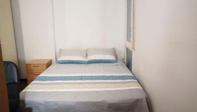 4 bedroom Flat for sale in Sants, Barcelona city - € 460,000 (Ref: 9203968)