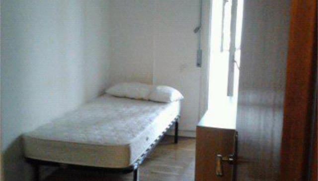 4 bedroom Flat for sale in Sants, Barcelona city - € 460,000 (Ref: 9203968)