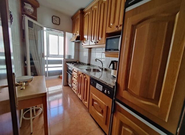 2 bedroom Flat for sale in Tetuán, Madrid city - € 369,000 (Ref: 9203977)