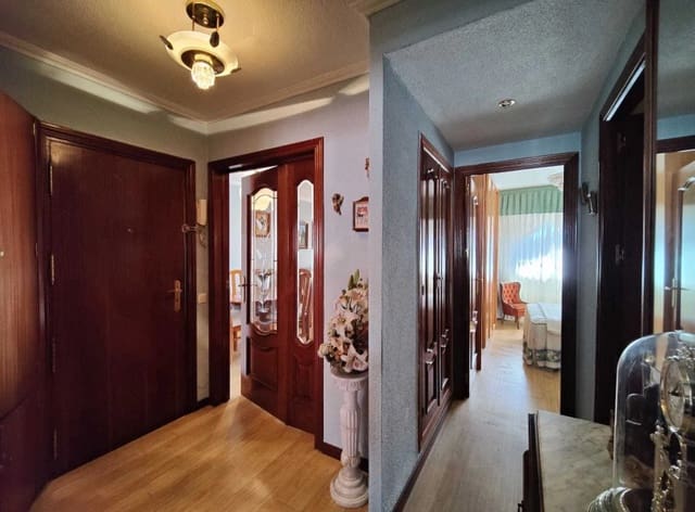 2 bedroom Flat for sale in Tetuán, Madrid city - € 369,000 (Ref: 9203977)