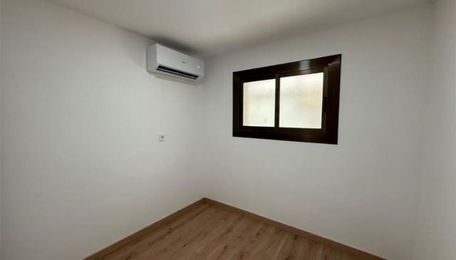 3 bedroom Flat for sale in El Carmel, Barcelona city - € 260,000 (Ref: 9203990)