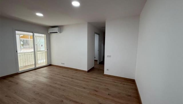 3 bedroom Flat for sale in El Carmel, Barcelona city - € 260,000 (Ref: 9203990)