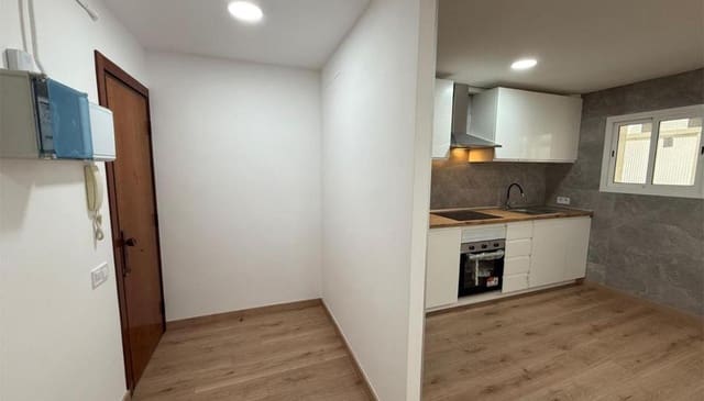 3 bedroom Flat for sale in El Carmel, Barcelona city - € 260,000 (Ref: 9203990)