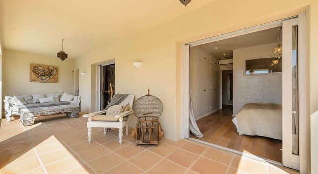 6 bedroom Townhouse for sale in Santa Gertrudis de Fruitera, Santa Eulalia / Santa Eularia - € 2,650,000 (Ref: 9203991)