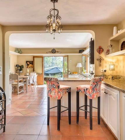 6 bedroom Townhouse for sale in Santa Gertrudis de Fruitera, Santa Eulalia / Santa Eularia - € 2,650,000 (Ref: 9203991)