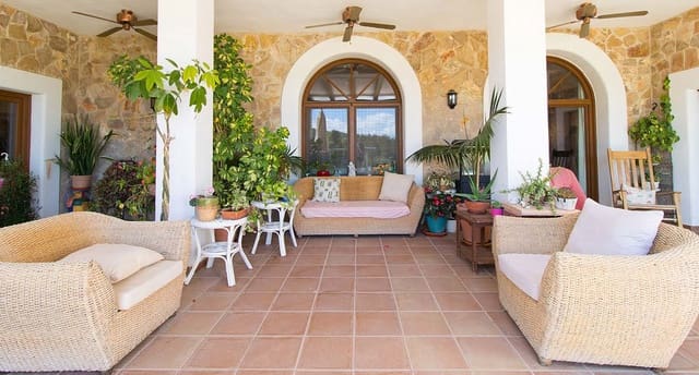 5 bedroom Townhouse for sale in Sant Joan de Labritja with garage - € 2,650,000 (Ref: 9203992)