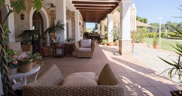 5 bedroom Townhouse for sale in Sant Joan de Labritja with garage - € 2,650,000 (Ref: 9203992)