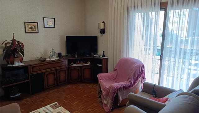 3 bedroom Flat for sale in Vallcarca i Els Penitents, Barcelona city - € 425,000 (Ref: 9254712)