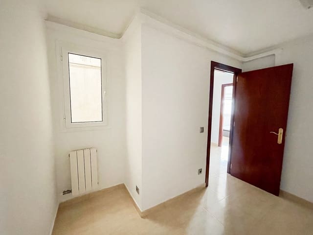 2 quarto Apartamento para venda em Badalona - 185 000 € (Ref: 9265812)