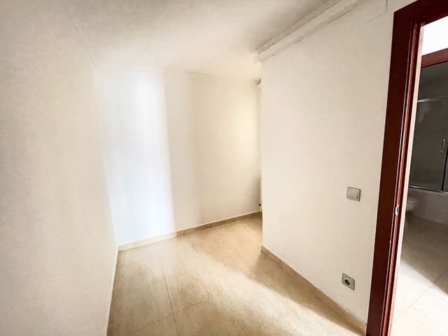 2 quarto Apartamento para venda em Badalona - 185 000 € (Ref: 9265812)