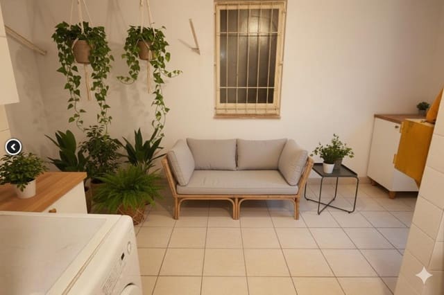 4 bedroom Flat for sale in Sants, Barcelona city - € 415,000 (Ref: 9349005)