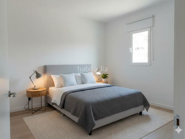 4 bedroom Flat for sale in Sants, Barcelona city - € 415,000 (Ref: 9349005)