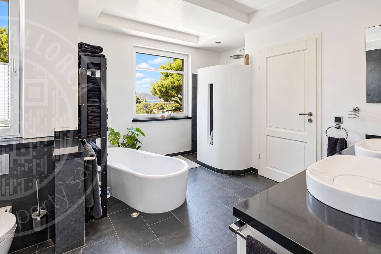 4 soveværelse Villa til salg i Santa Ponsa med swimmingpool garage - € 3.490.000 (Ref: 10112102)