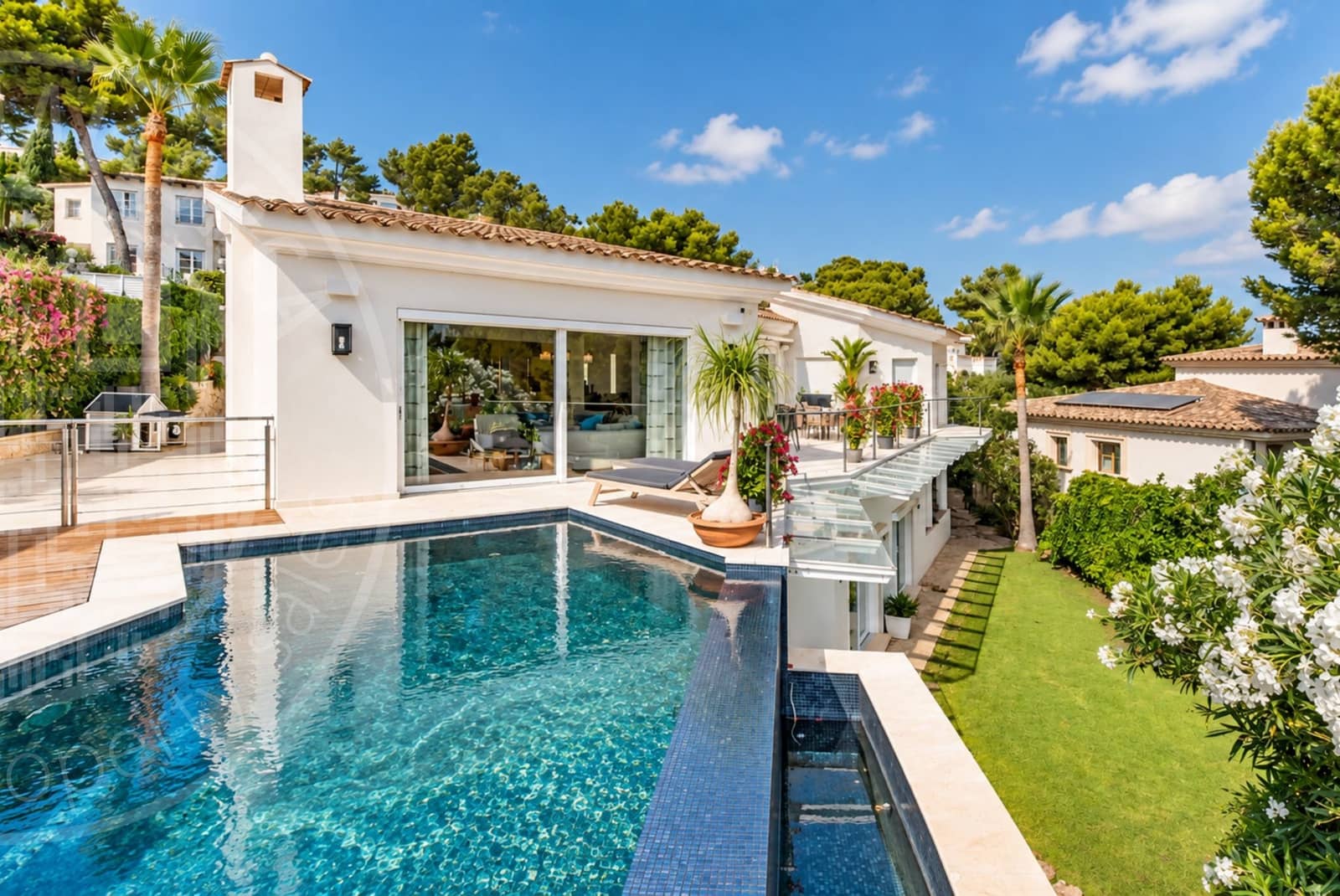 4 soveværelse Villa til salg i Santa Ponsa med swimmingpool garage - € 3.490.000 (Ref: 10112102)