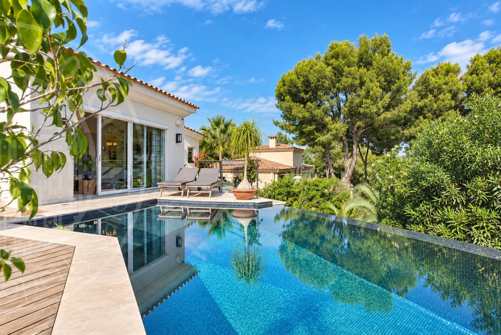 4 soveværelse Villa til salg i Santa Ponsa med swimmingpool garage - € 3.490.000 (Ref: 10112102)