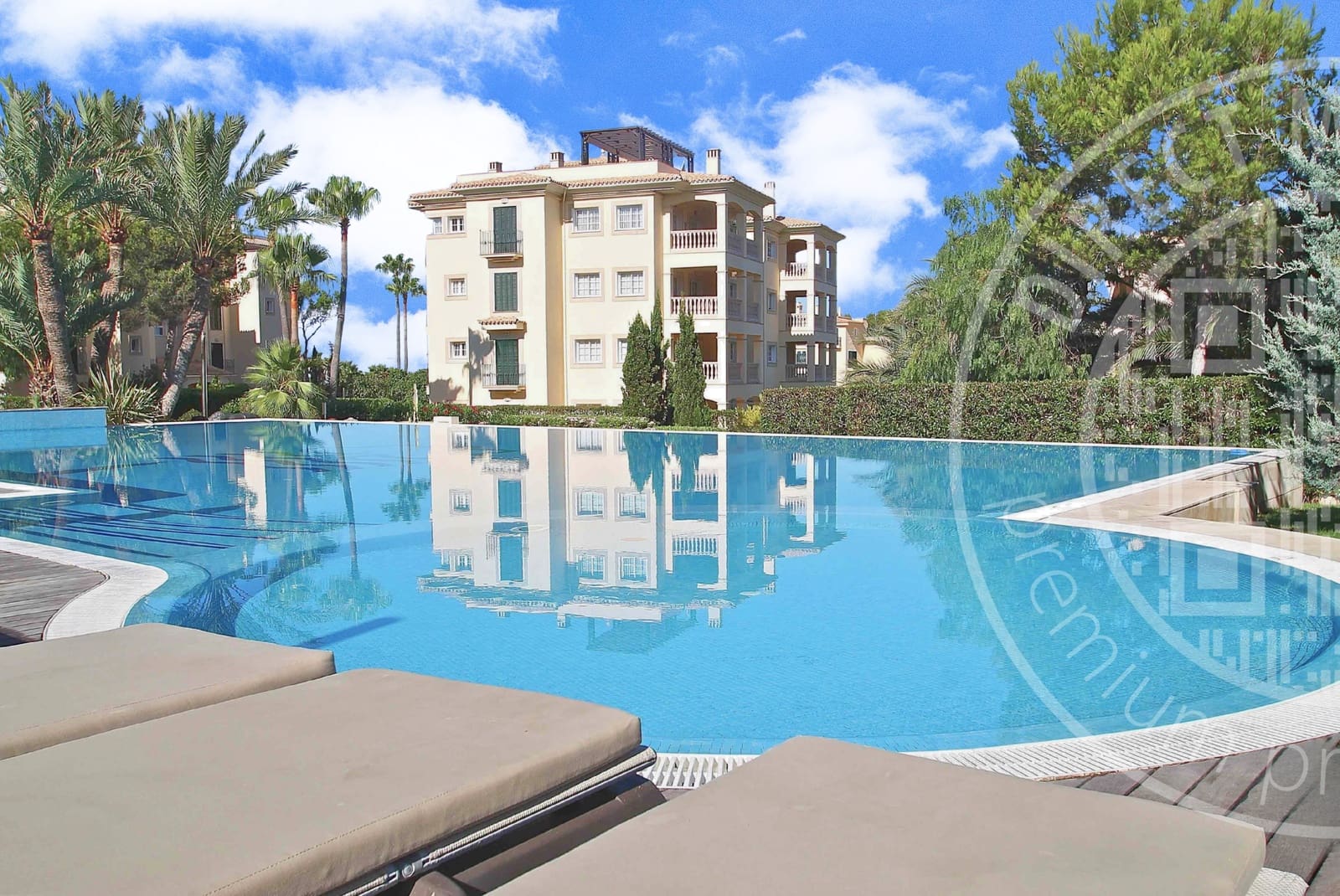 3 bedroom Apartment for sale in Santa Ponsa with pool garage - € 1,395,000 (Ref: 9553103)