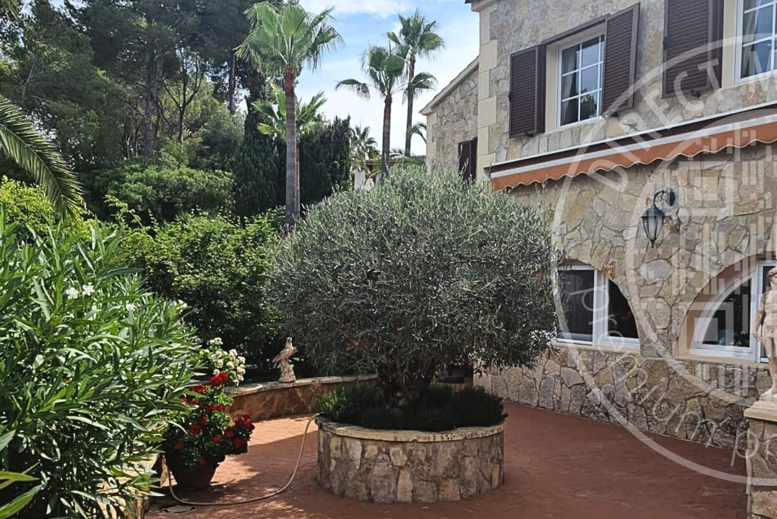 Chalet de 4 habitaciones en Santa Ponsa en venta con piscina garaje - 2.950.000 € (Ref: 9553104)