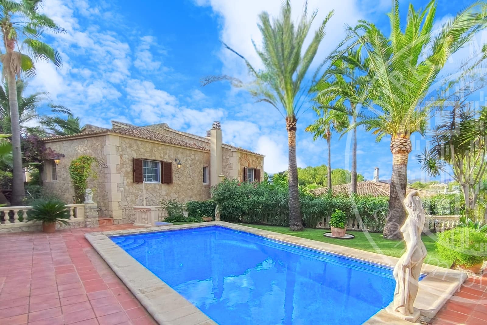 Chalet de 4 habitaciones en Santa Ponsa en venta con piscina garaje - 2.950.000 € (Ref: 9553104)