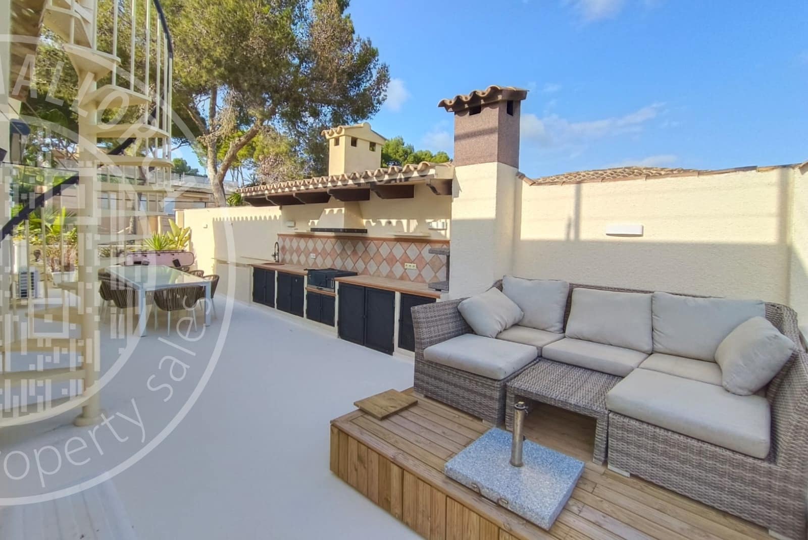 4 soveværelse Semi-Rækkehus til salg i Santa Ponsa med swimmingpool garage - € 1.690.000 (Ref: 9553110)