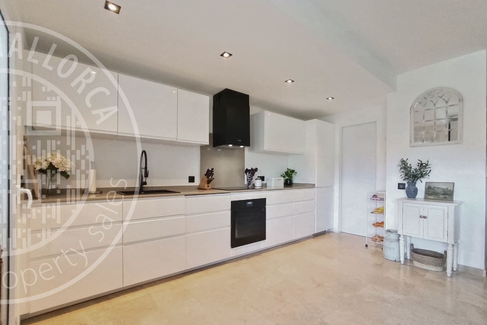 2 makuuhuone Huoneisto myytävänä paikassa El Toro / Port Adriano mukana uima-altaan 
autotalli - 750 000 € (Ref: 9584676)