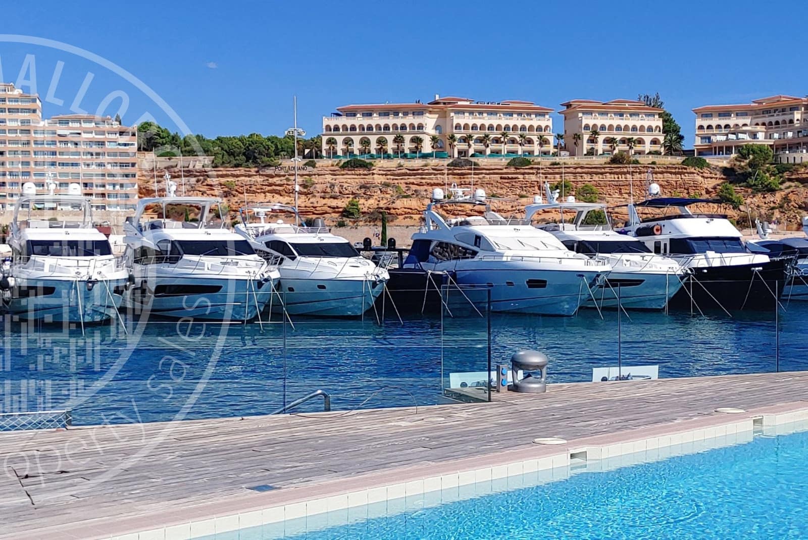 2 soveværelse Lejlighed til salg i El Toro / Port Adriano med garage - € 685.000 (Ref: 9656383)