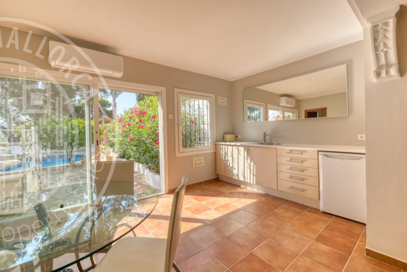 Pareado de 4 habitaciones en Santa Ponsa en venta con piscina garaje - 995.000 € (Ref: 9683300)