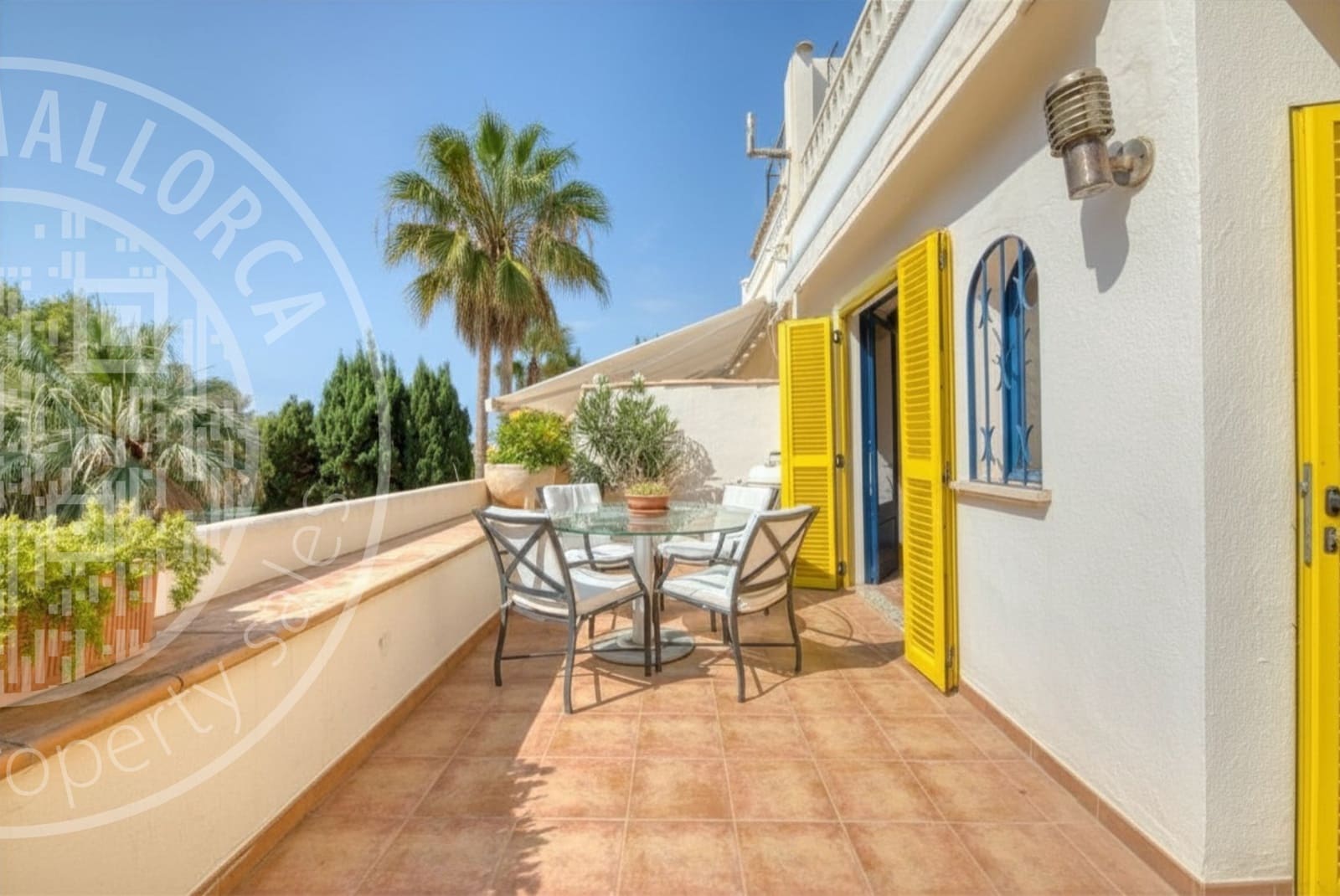 Pareado de 4 habitaciones en Santa Ponsa en venta con piscina garaje - 995.000 € (Ref: 9683300)