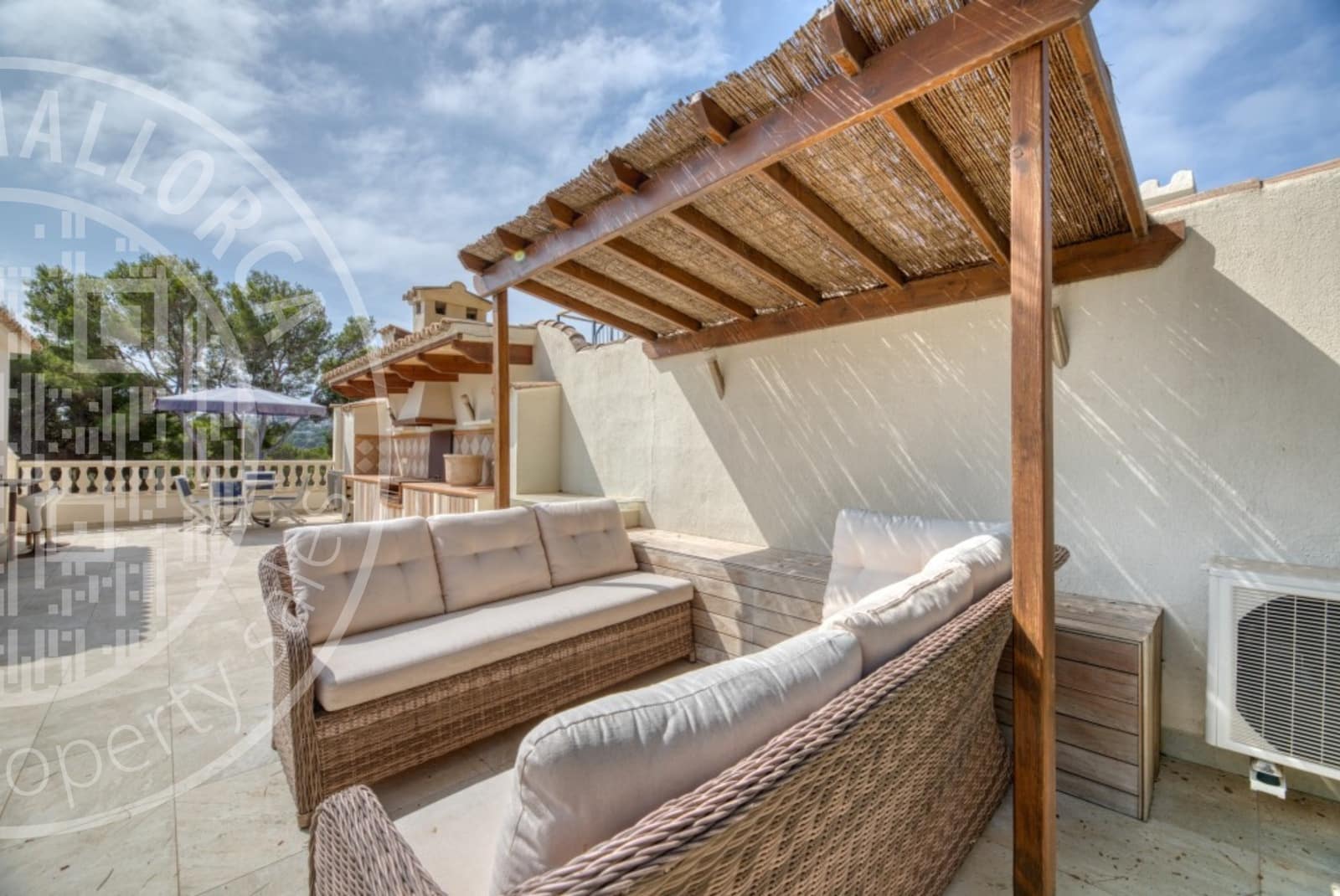 Pareado de 4 habitaciones en Santa Ponsa en venta con piscina garaje - 995.000 € (Ref: 9683300)