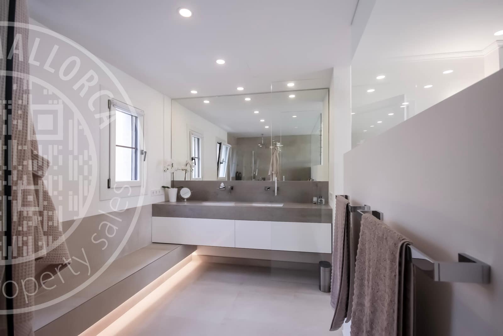 2 bedroom Townhouse for sale in El Toro / Port Adriano with pool garage - € 1,695,000 (Ref: 9739090)