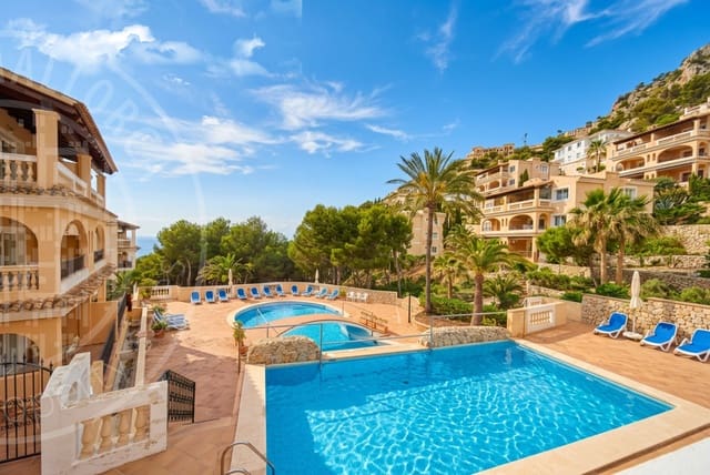 Apartamento de 2 habitaciones en Puerto de Andratx, Andratx en venta con piscina garaje - 799.000 € (Ref: 9872490)