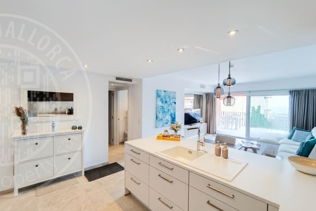 Apartamento de 2 habitaciones en Puerto de Andratx, Andratx en venta con piscina garaje - 799.000 € (Ref: 9872490)