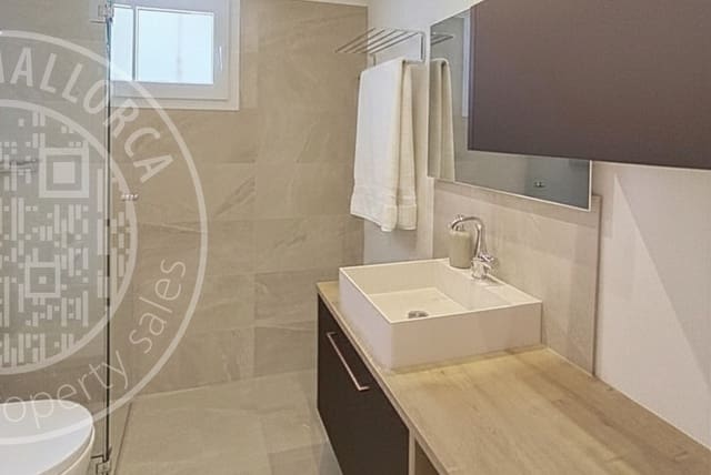 Apartamento de 2 habitaciones en Puerto de Andratx, Andratx en venta con piscina garaje - 799.000 € (Ref: 9872490)