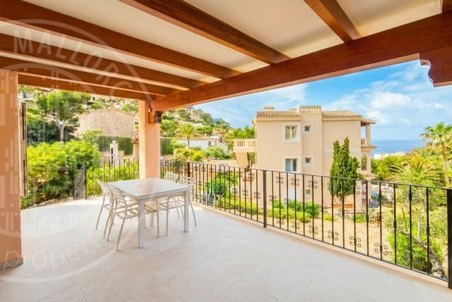 Apartamento de 2 habitaciones en Puerto de Andratx, Andratx en venta con piscina garaje - 799.000 € (Ref: 9872490)